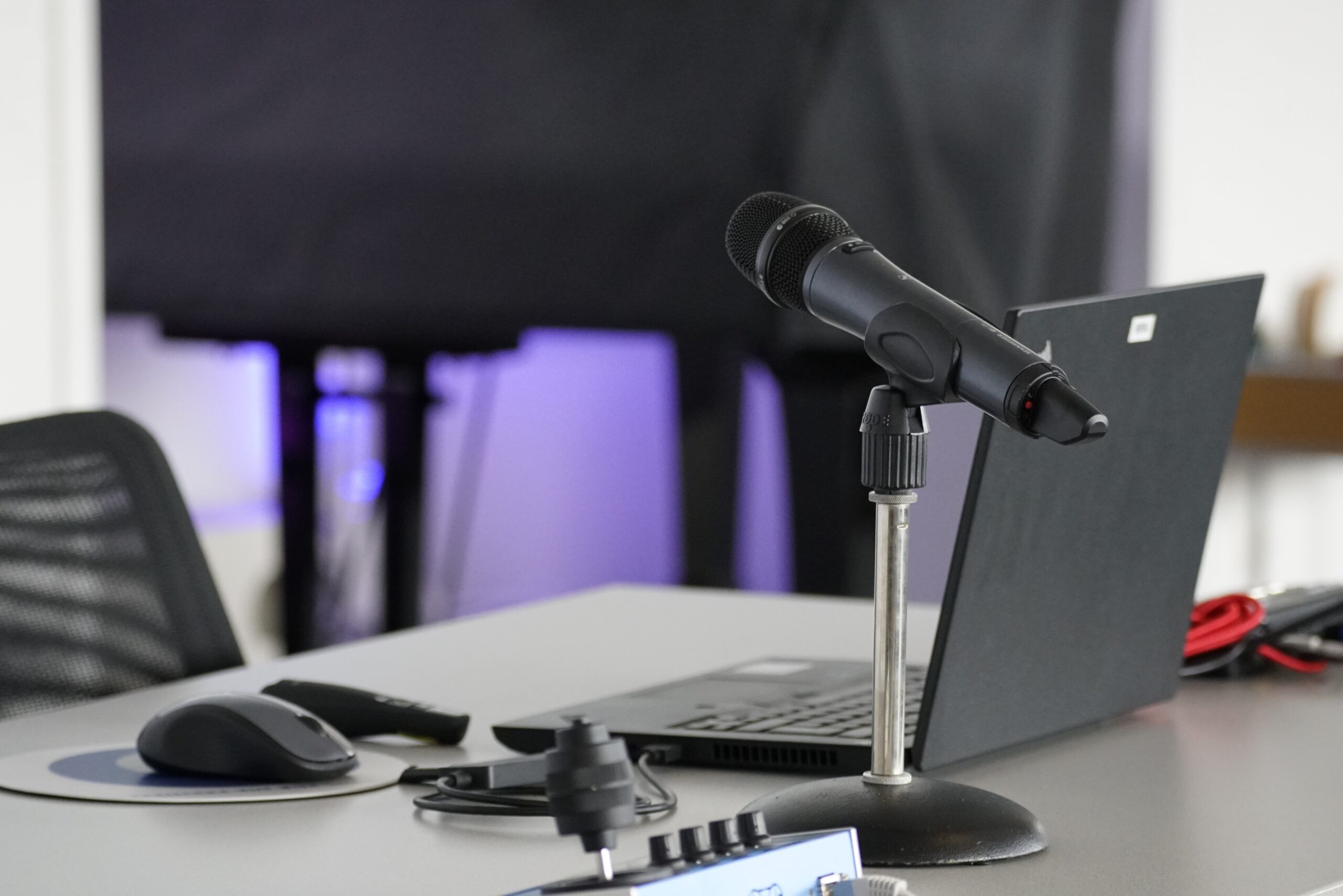 Broadcasting professionals understand that camera capability directly affects production quality and operational efficiency. Pan-tilt-zoom cameras have been essential broadcast tools for decades, but modern broadcasting demands more than traditional PTZ functionality. Smart PTZ camera solutions that combine mechanical precision with intelligent automation are revolutionizing how broadcasters handle live events, remote coverage and complex multi-location productions.
