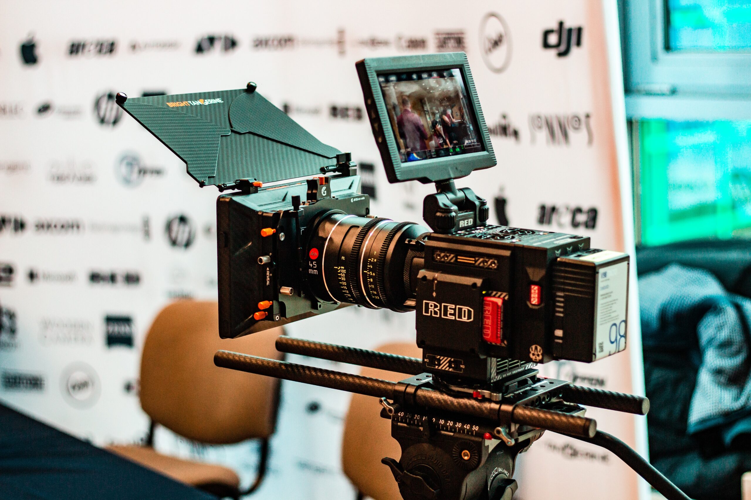 Modern content creators and broadcasters face unprecedented demand for continuous content across multiple platforms and formats. Producing high-quality video content at scale requires equipment and workflows that go beyond traditional broadcast systems. Automated video production equipment represents a comprehensive approach to managing the technical complexity of contemporary content creation and streaming while maintaining professional quality standards.